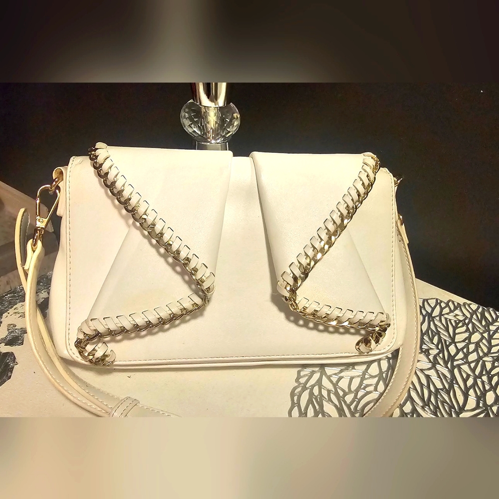 Bebe white and gold purse